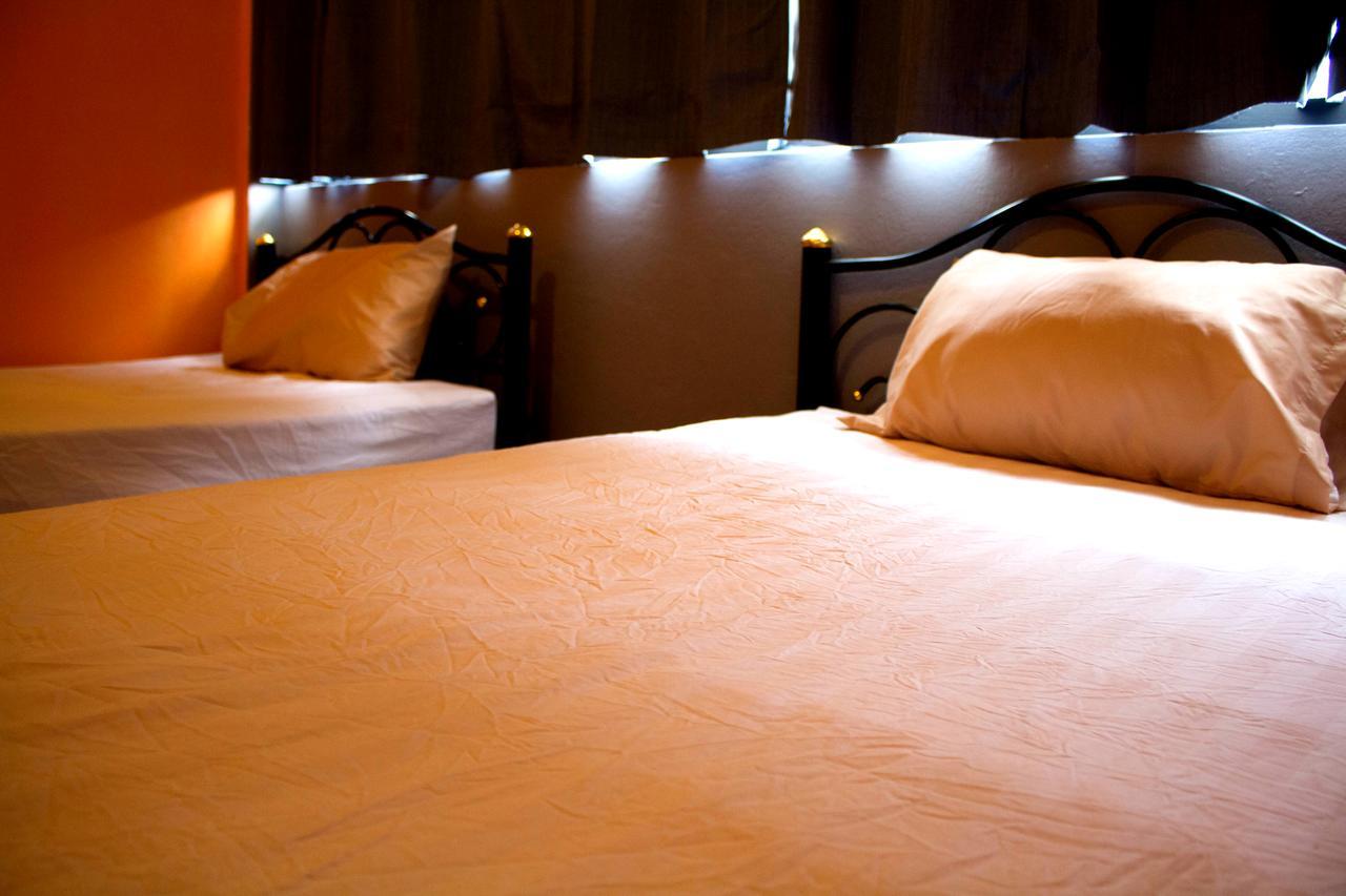 Ama Phuket Hostel Dış mekan fotoğraf